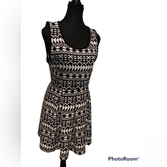 Forever 21 dress. Size M - Picture 1 of 9